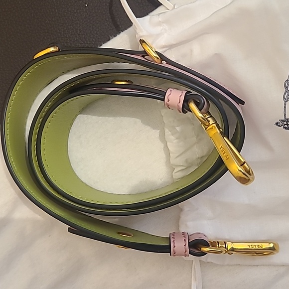 1,700 - Picture 2 of 7